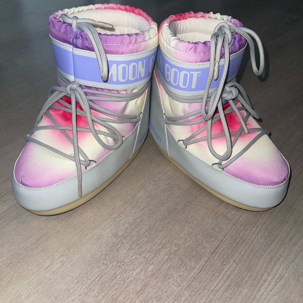 Moon Boot Women's Gradient Winter Boots - Pink and Purple